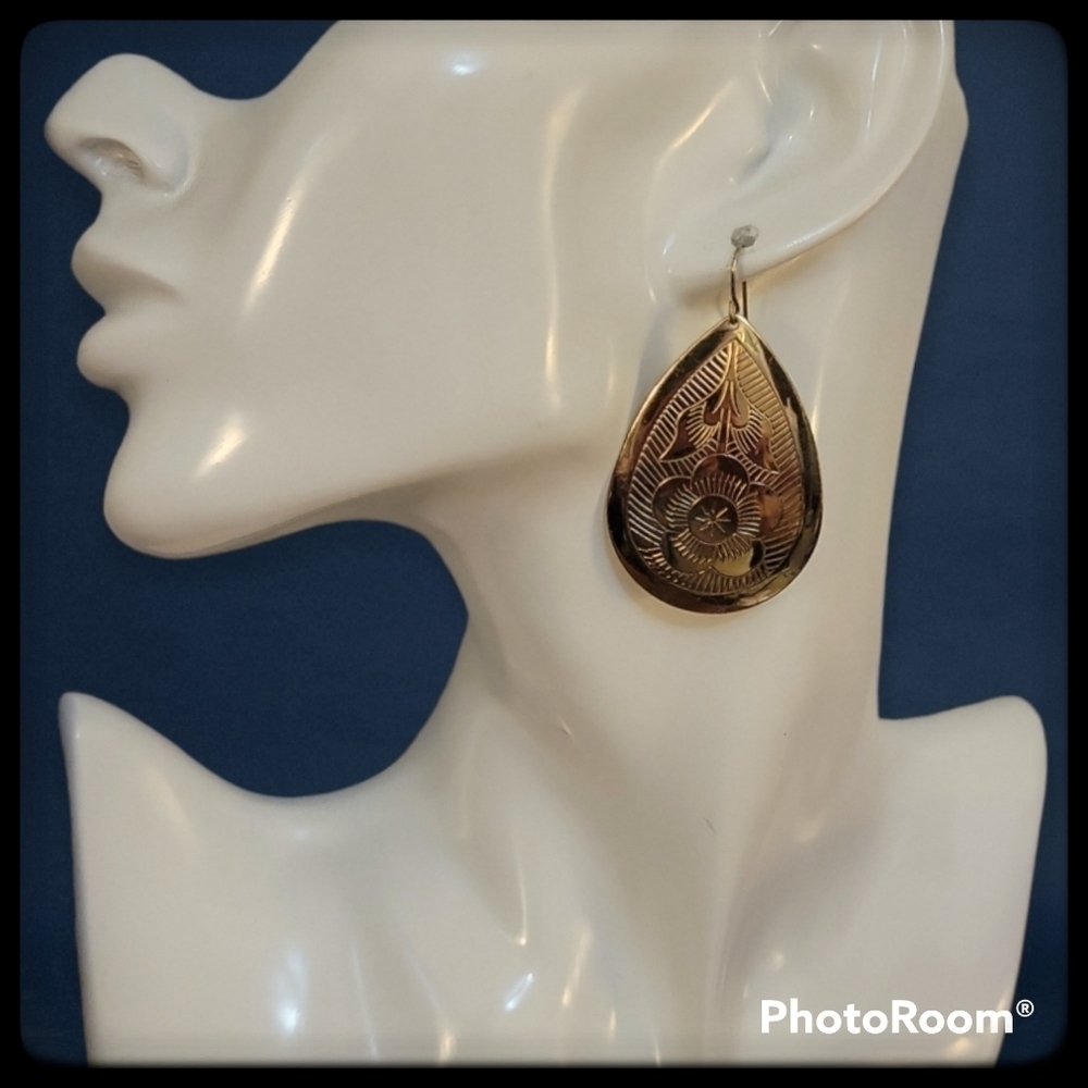 3/$30 Silvertone Floral Engraved Teardrop Shape Dangle Flamenco Earrings